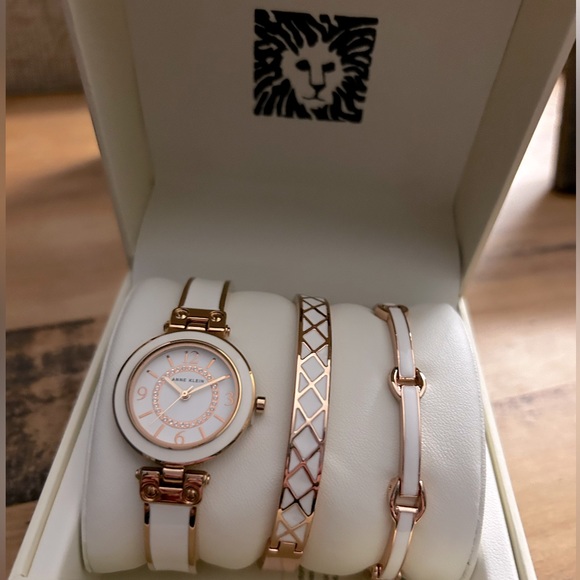 Anne Klein Accessories - NIB Anne Klein watch & bracelet set